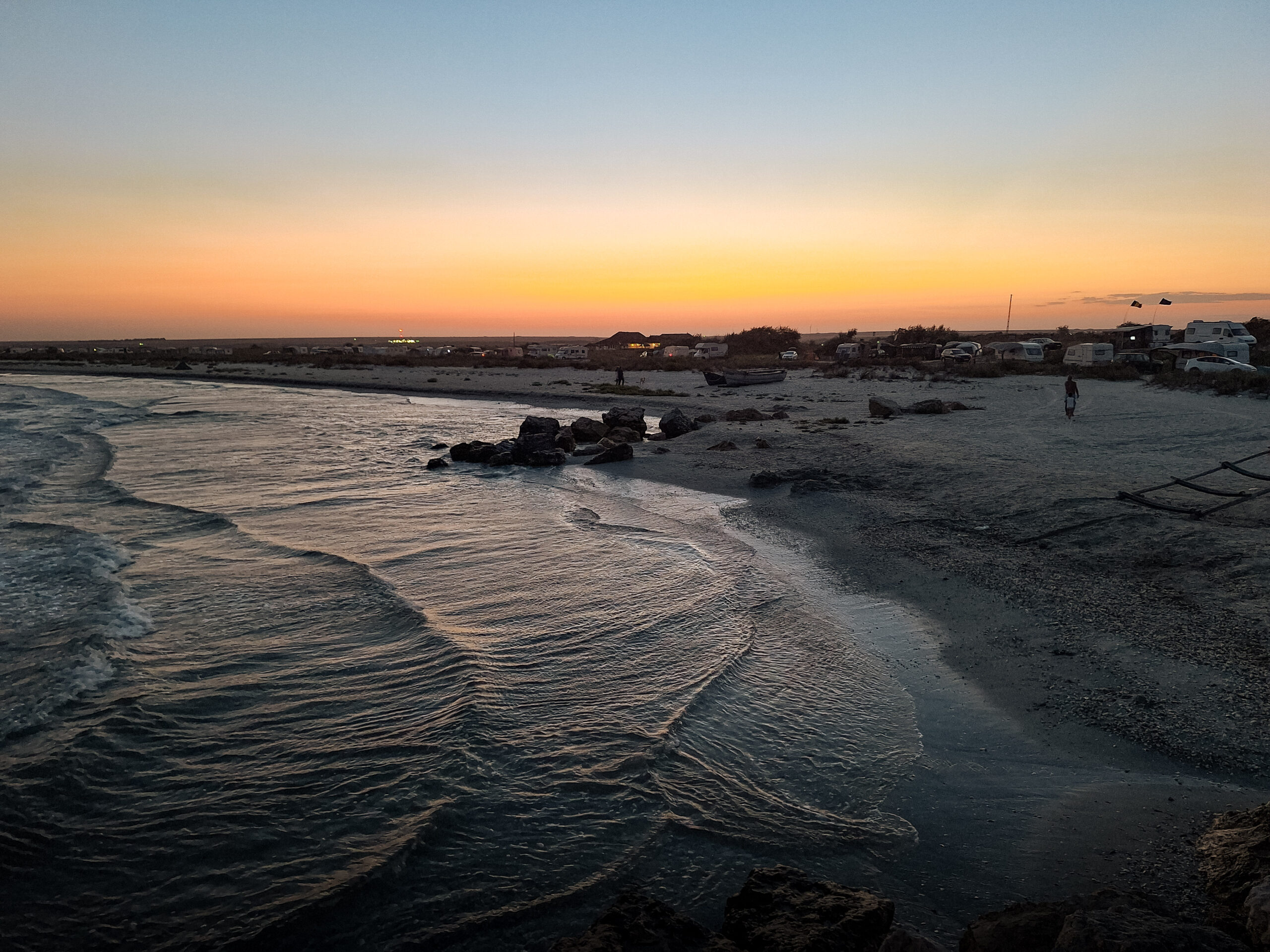 Morze Czarne i dzika plaża Vadu w Rumunii